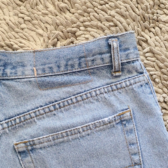 VTG DESTROYED JEAN SHORT, LIGHT WASH, XL - Picture 8 of 12